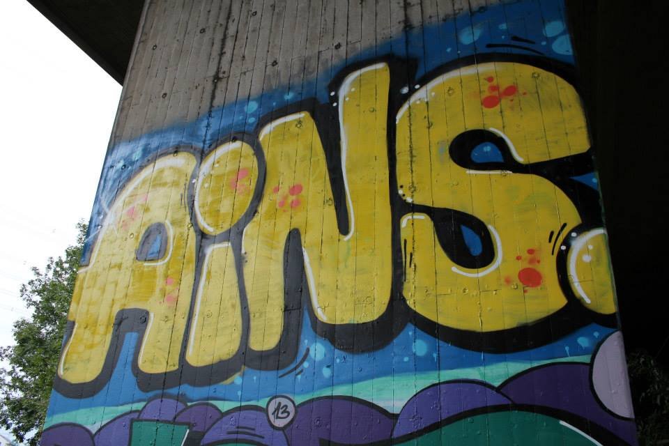 Graffiti Wall - Photo by pringlesone - ains