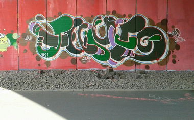 Graffiti Wall - Photo by pringlesone - fume