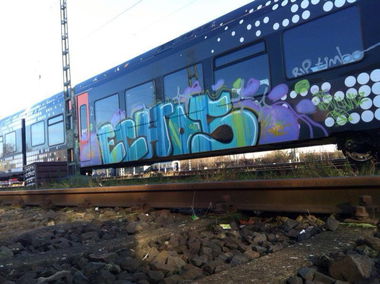 Graffiti Train - Photo by pringlesone - echos
