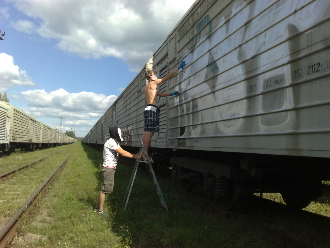 Graffiti Train - Photo by prut - prut