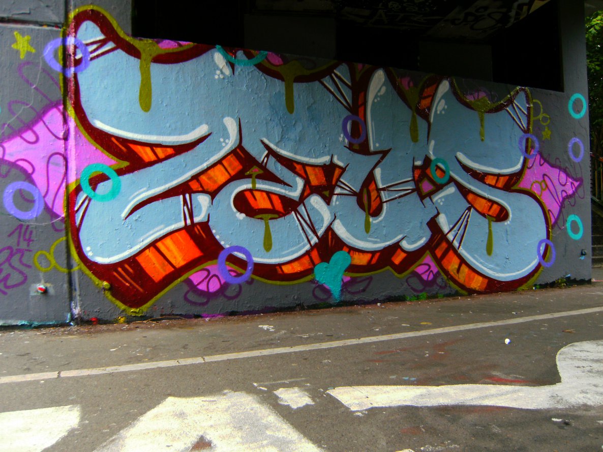 Graffiti Wall - Photo by pulverfritte