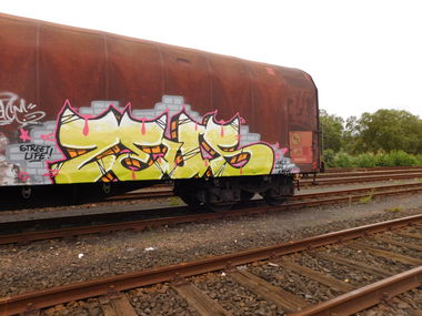 Graffiti Train - Photo by pulverfritte - zeus, freight, köln (2016)