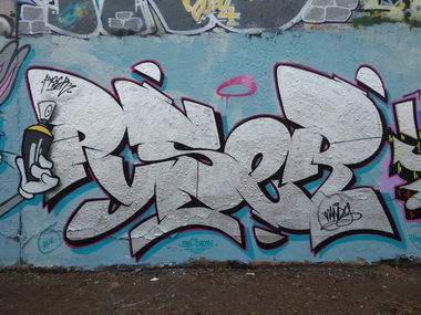 Graffiti Wall in Nürnberg - Photo by pyser - Easter, chrome, pyser (2015)