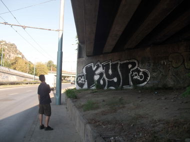 Graffiti Bombing in Bulgaria - Photo by qtek124 - kurs, 124, 125