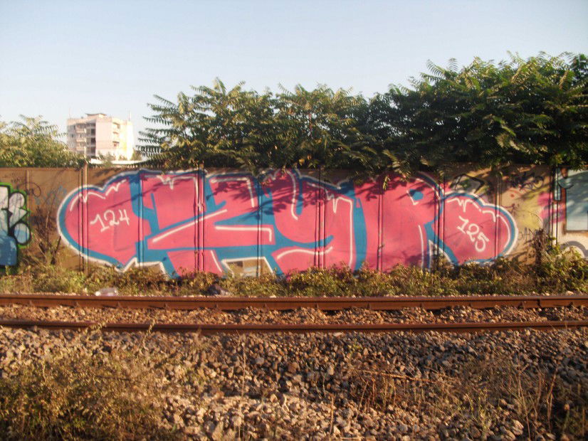 Graffiti Bombing in Bulgaria - Photo by qtek124 - kurs, 124, 125