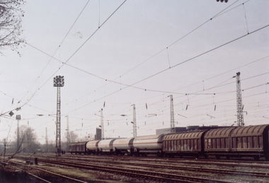 Graffiti Train in Bulgaria - Photo by qtek124 - yard, kurs, 35mm