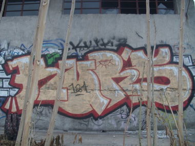 Graffiti Bombing in Bulgaria - Photo by qtek124 - kurs, 124, 125