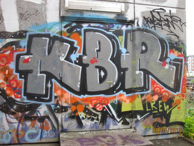 Graffiti Bombing - Photo by quepasa - Kbr (2013)