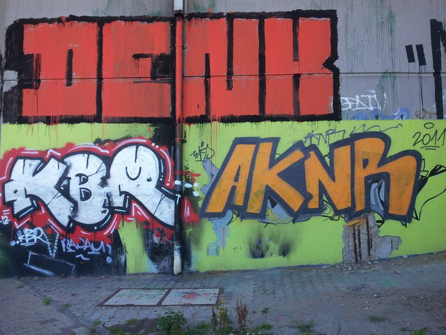 Graffiti Bombing - Photo by quepasa - Denk, Kbr, ak (2012)