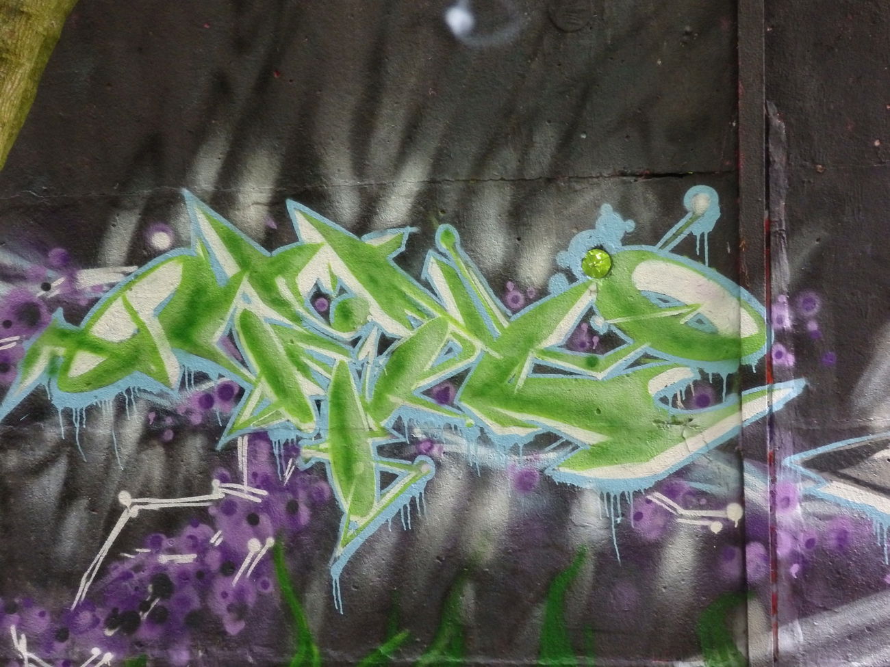 Graffiti Wall - Photo by quester