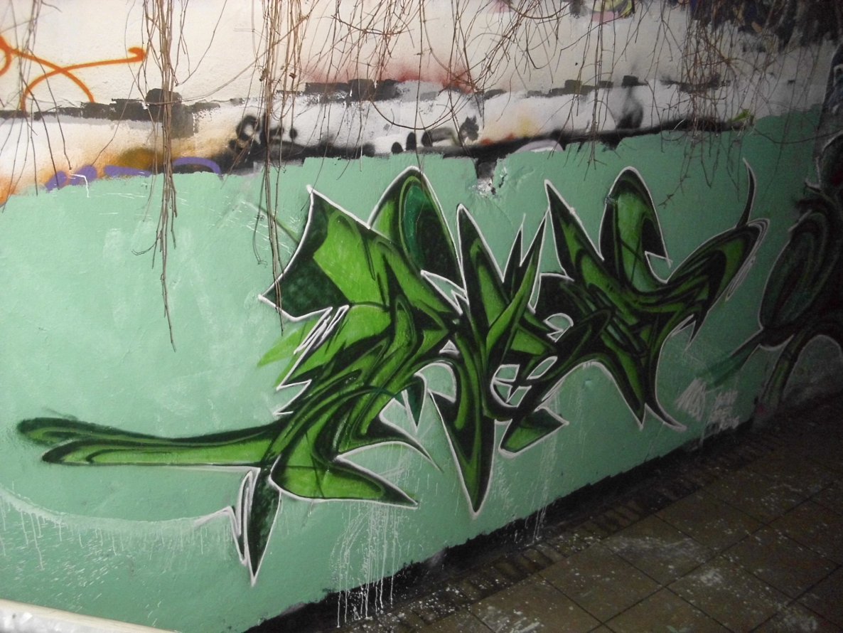 Graffiti Wall - Photo by quester - gütersloh, quest