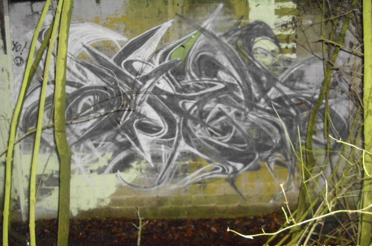 Graffiti Wall - Photo by quester - quest, abriss