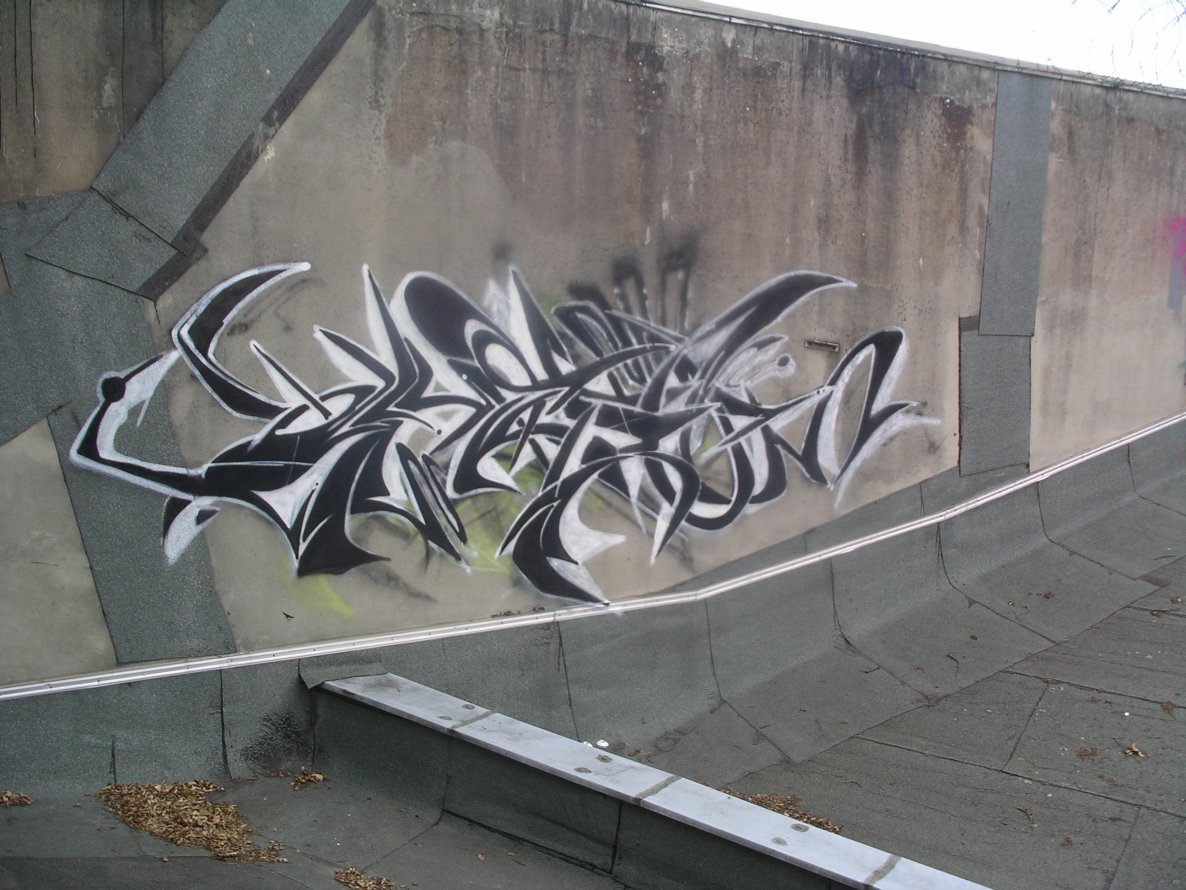 Graffiti Wall - Photo by quester - quest