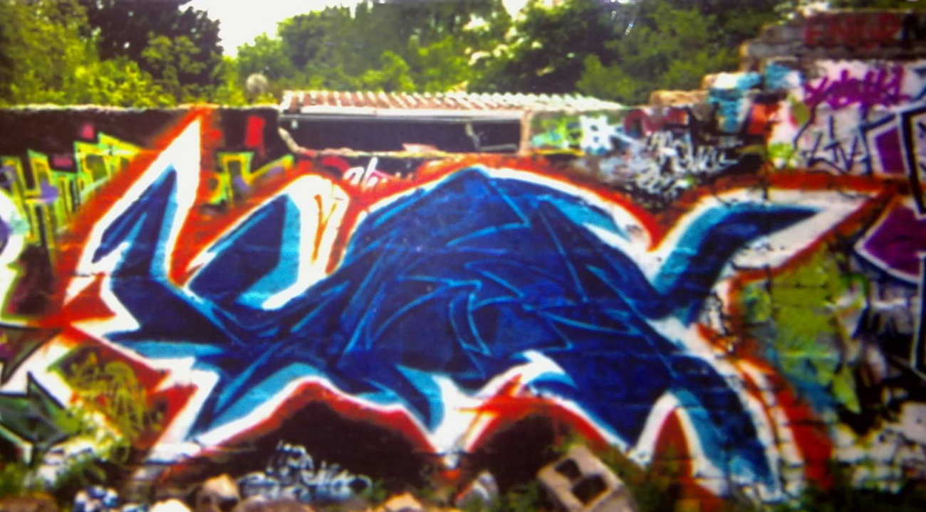 Graffiti Wall - Photo by quester - drifs