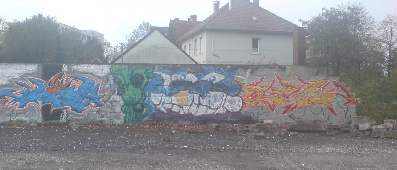 Graffiti Wall - Photo by quester