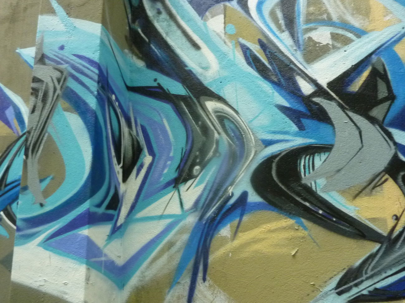 Graffiti Wall - Photo by quester