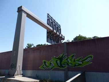 Graffiti Wall - Photo by quester