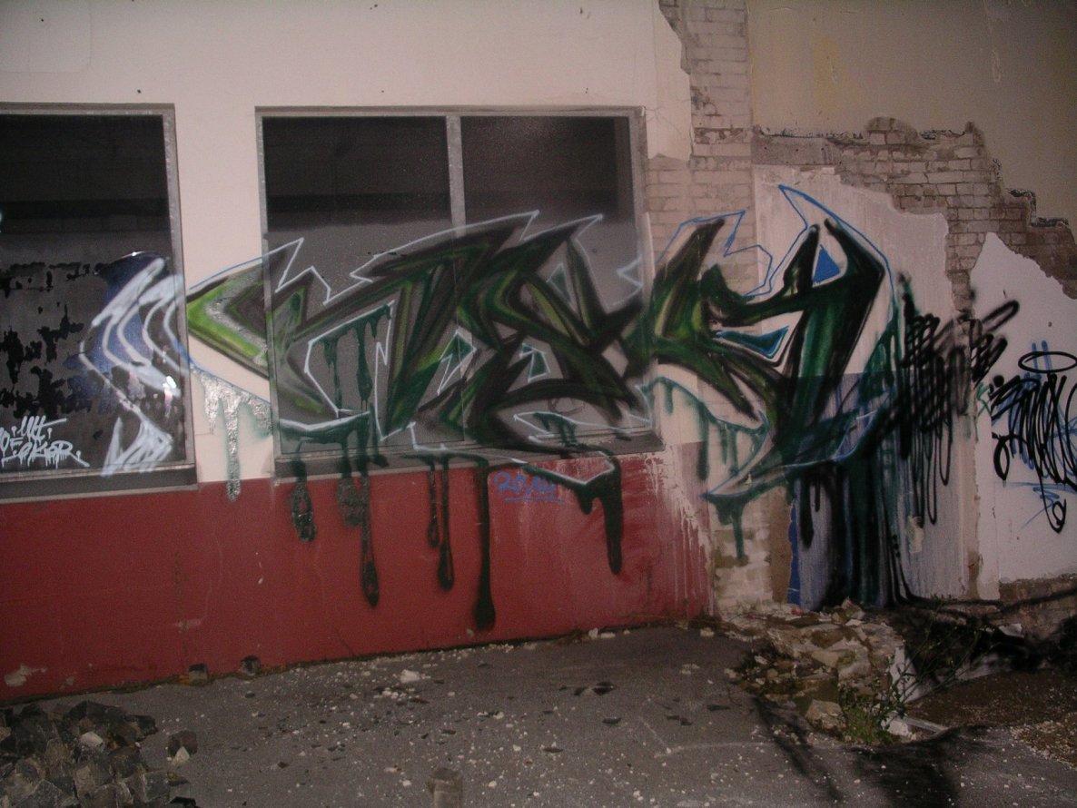 Graffiti Wall - Photo by quester