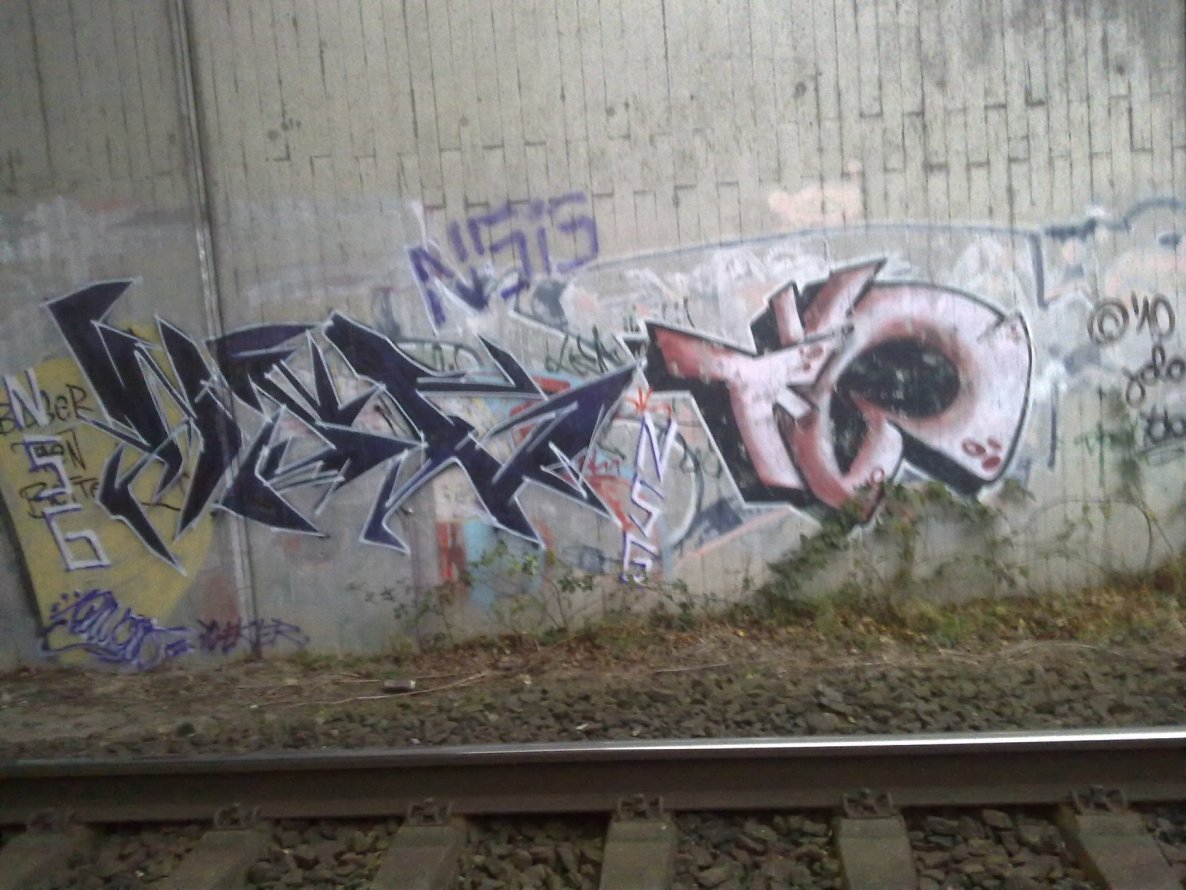 Graffiti Wall - Photo by quester