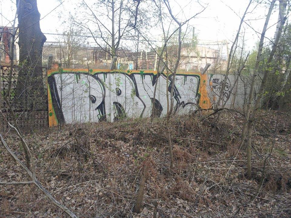 Graffiti Bombing in Chrzanow - Photo by quiteprk (2014)