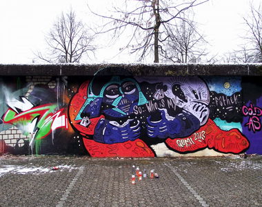 Graffiti Wall - Photo by qumi - qumi, dart, mouse (2013)