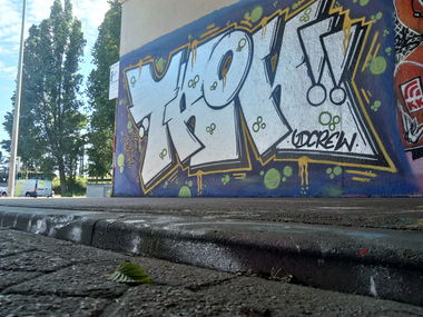 Graffiti Wall - Photo by qwerty123