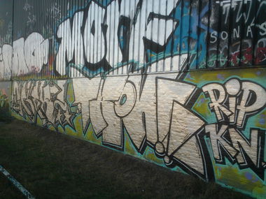 Graffiti Wall - Photo by qwerty123