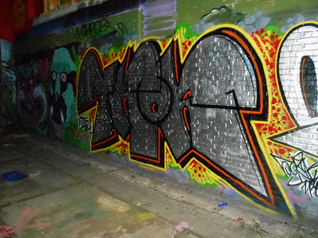 Graffiti Wall - Photo by qwerty123