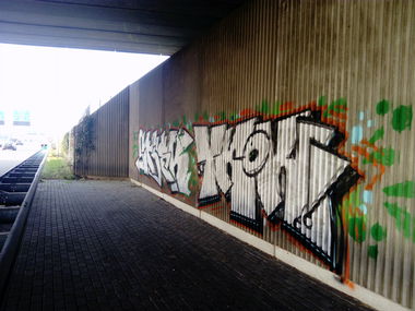 Graffiti Wall - Photo by qwerty123