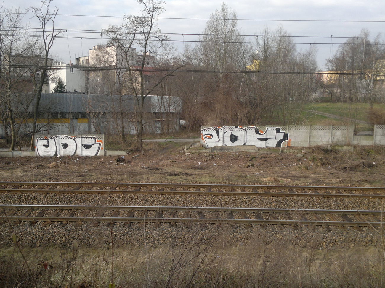 Graffiti Wall - Photo by qwerty123