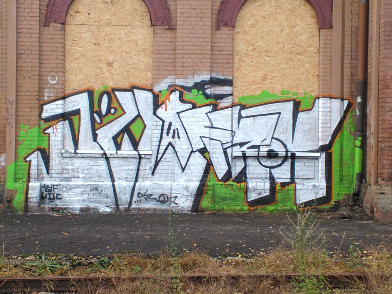 Graffiti Wall - Photo by qwerty123 - EXLOTROK (2015)