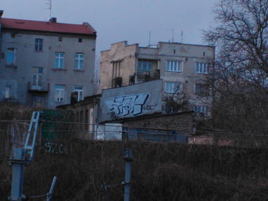 Graffiti Bombing - Photo by qwerty123 - trok (2015)