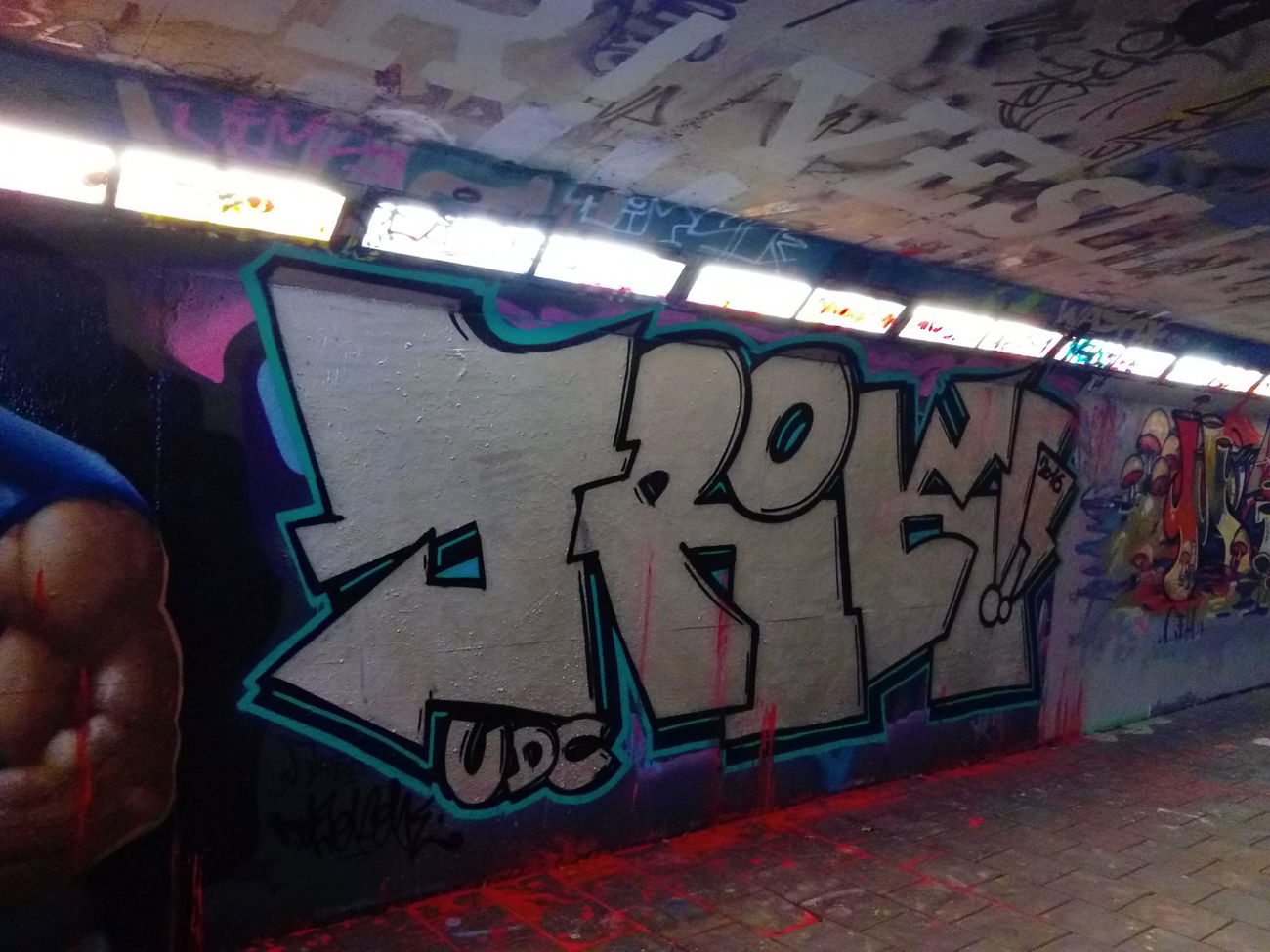 Graffiti Wall - Photo by qwerty123