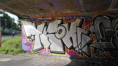 Graffiti Wall - Photo by qwerty123