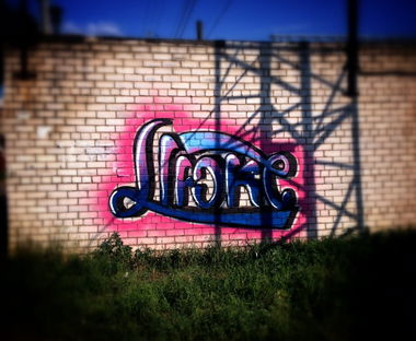 Graffiti Wall - Photo by r3zAaLuxury (2013)