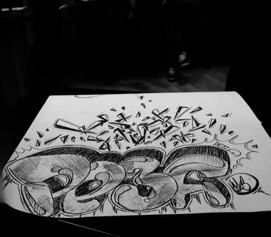 Graffiti Sketch in Moscow - Photo by r3zAaLuxury - Reza, lux, crew (2013)