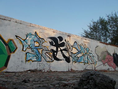 Graffiti Wall - Photo by raek - raek (2013)