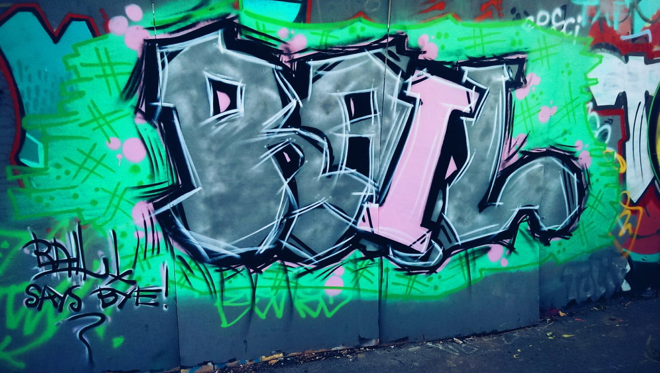 Graffiti Wall - Photo by rail