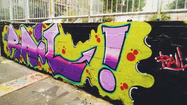 Graffiti Wall - Photo by rail