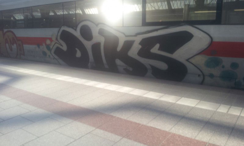 Graffiti Train - Photo by ramuk - diks, sk