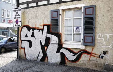 Graffiti Bombing - Photo by ramuk - SM