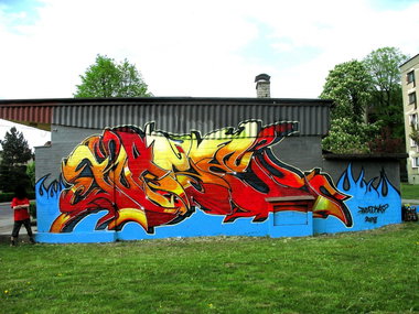 Graffiti Bombing - Photo by rasexone1 - rase (2009)