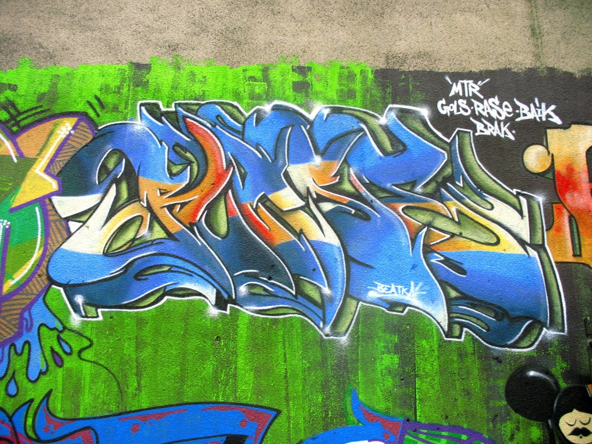 Graffiti Wall - Photo by rasexone1 - rase (2009)