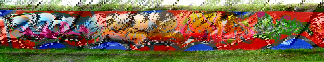 Graffiti Wall - Photo by rasexone1 - dean, rase, baik (2009)