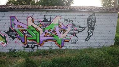 Graffiti Wall - Photo by rask