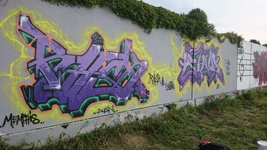 Graffiti Wall - Photo by rask