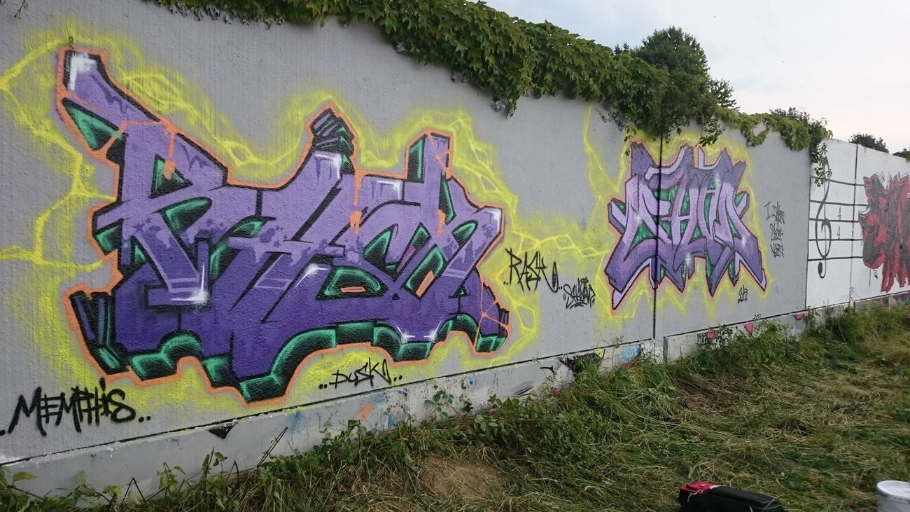 Graffiti Wall - Photo by rask