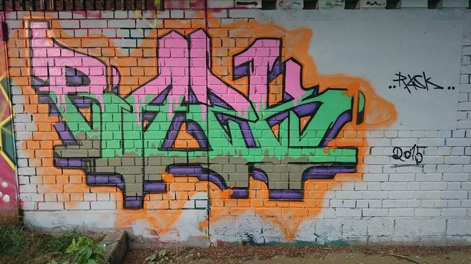 Graffiti Wall - Photo by rask