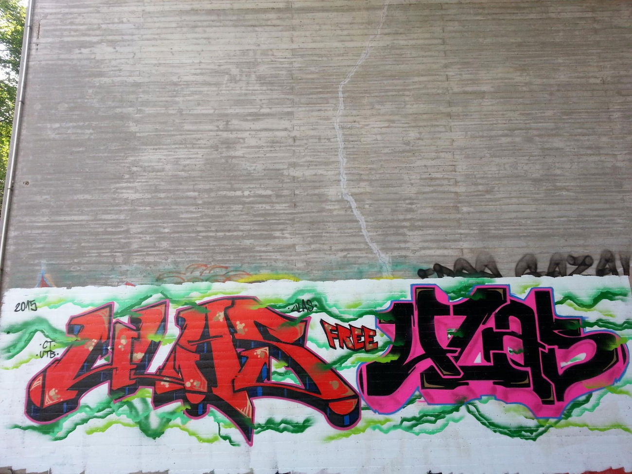 Graffiti Wall - Photo by rask