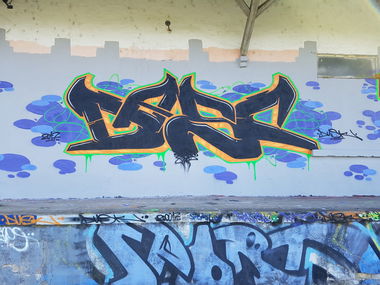 Graffiti Wall - Photo by rask - Dasc, dusk (2017)